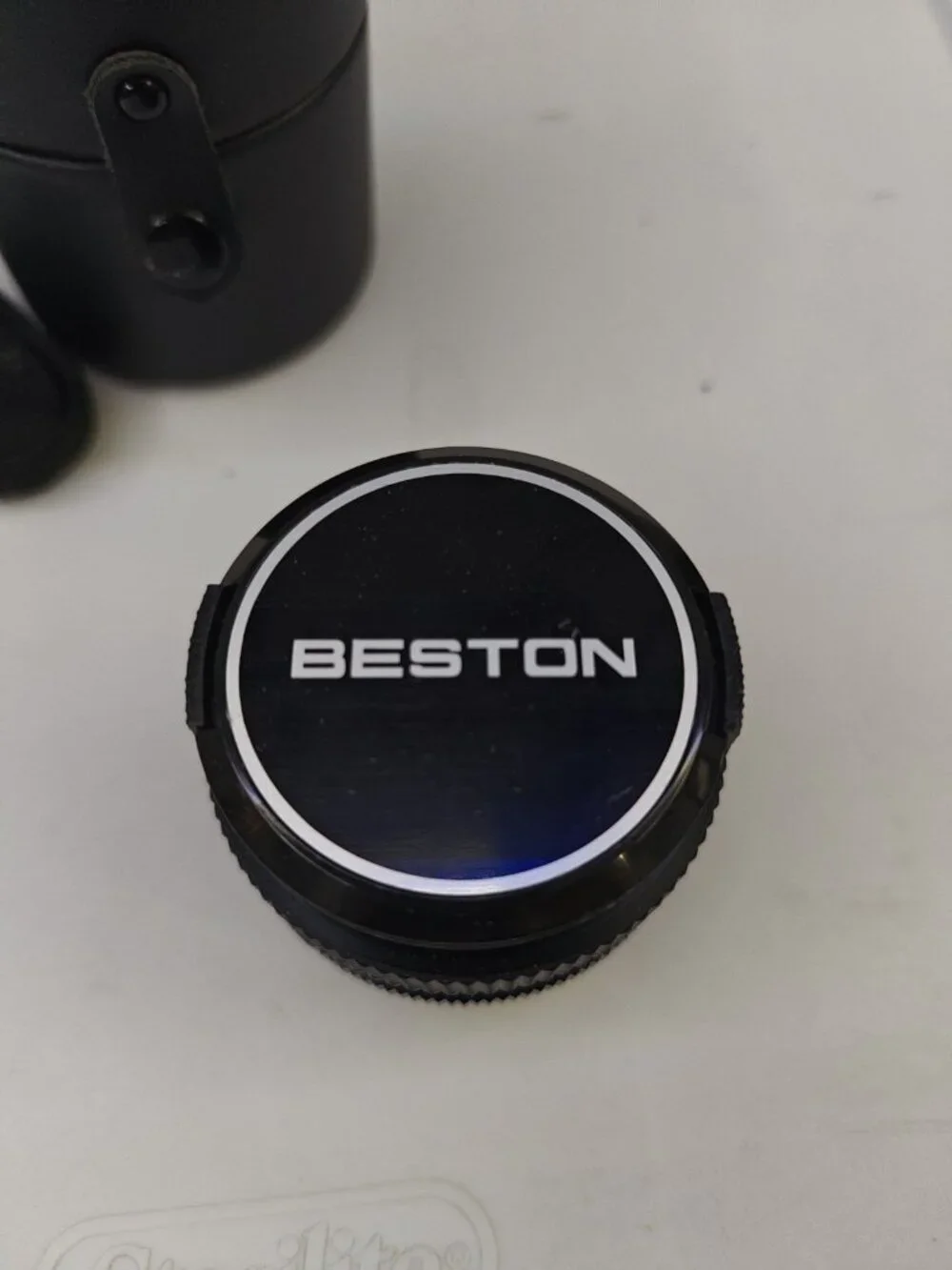 Beston MC Auto 28mm f/2.8 Lens With Case